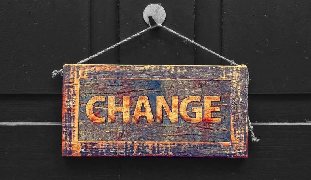 为什么70%的数字化转型都失败了？因为你在用“线性思维”追赶“指数世界”